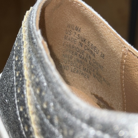 Just Fab Wilma Silver lace up oxfords sneakers Sz 7 1/2 - Picture 7 of 7